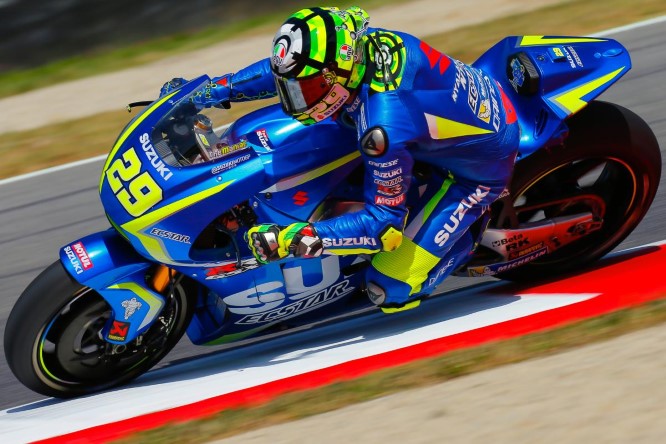 29-andrea-iannone-ita01155_gpmugello_motogp_action.gallery_full_top_lg (Custom)