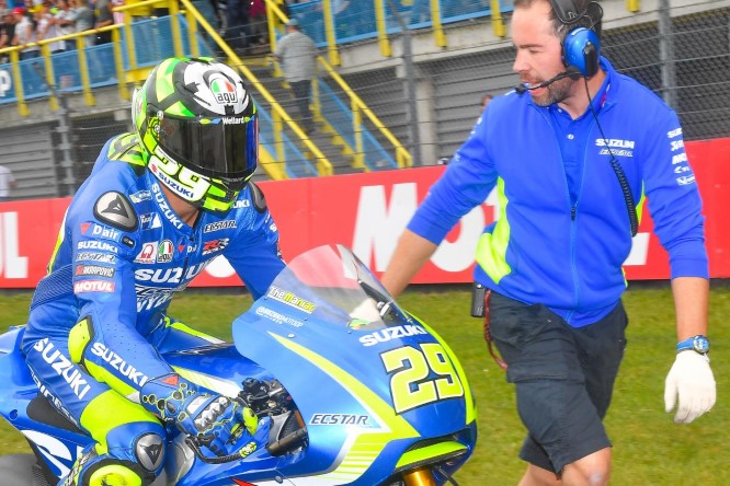 29-andrea-iannone-ita5ng_9423.gallery_full_top_lg (Custom)