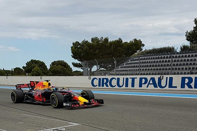 Buemi Red Bull RB13 test Pirelli Paul Ricard 2017