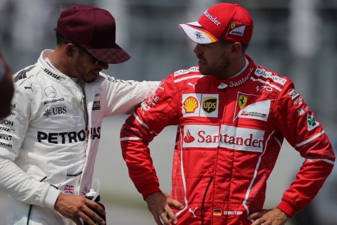 F1 | Hamilton: “Seb mi dimostri che è un uomo, faccia a faccia”