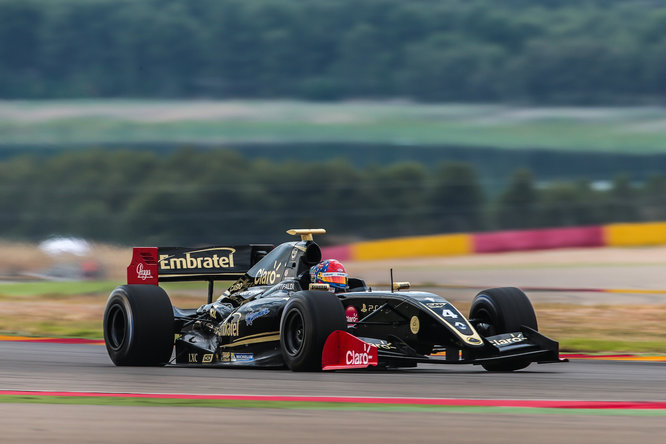 Formula V8 | Alcaniz: Fittipaldi torna leader