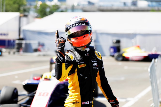 GP3 | Aitken batte Russell in qualifica, nono Lorandi