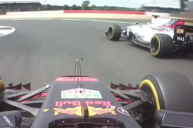 MovioloneF1_GranBretagna2017_Massa-Verstappen