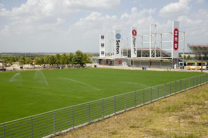 cota-austin-campo-calcio