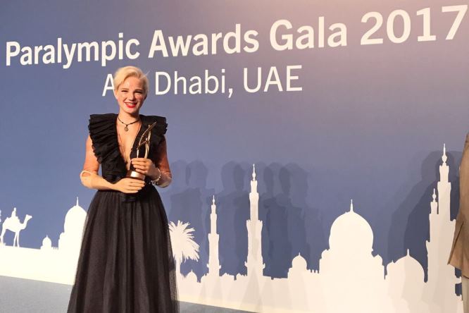 Bebe Vio premiata agli Sport Awards di Abu Dhabi