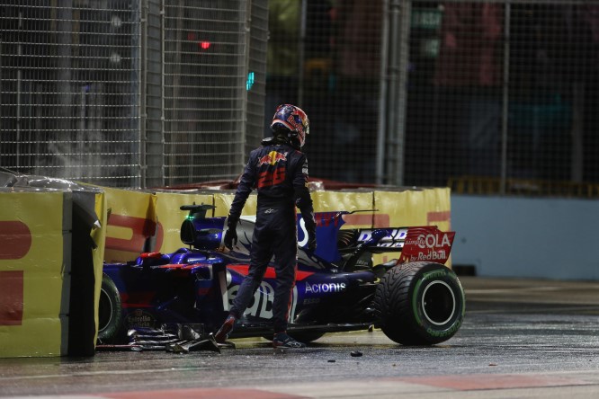 F1 | Kvyat non si rialza nemmeno a Singapore