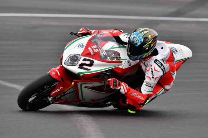 Leon_Camier_action