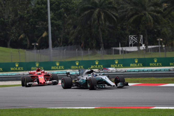 F1 | Hamilton: &#8220;Tra 8 decimi e un secondo il gap dalla Ferrari a Sepang&#8221;