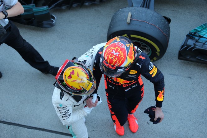 F1 | Hamilton loda Verstappen: “Qualità incredibili, tra dieci anni…”