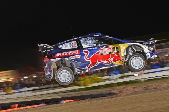 Ogier in volo al Rally GB