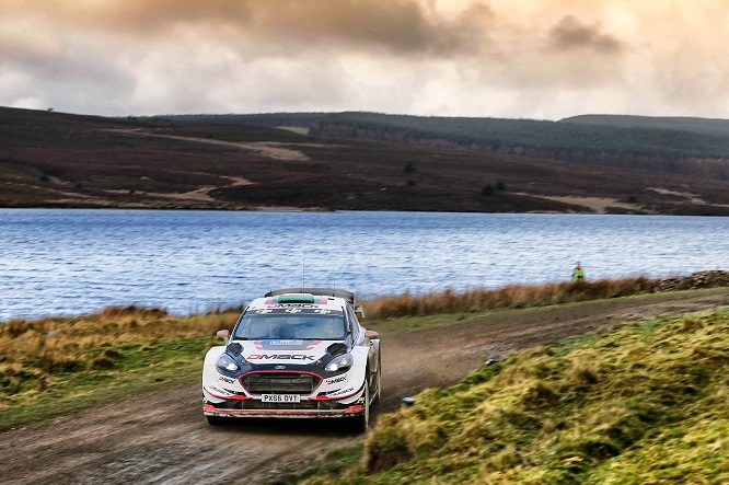 Evans in azione al Rally Gran Bretagna