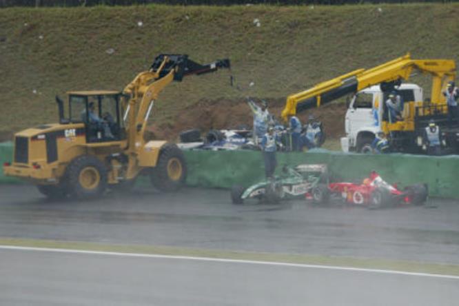 Schumacher-Pizzonia-Interlagos-2003