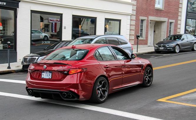 Alfa Romeo Giulia in Usa 2017 2