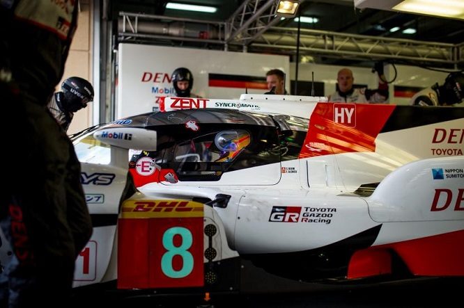 Alonso Rookie Test Toyota Bahrain 2017 WEC (2)