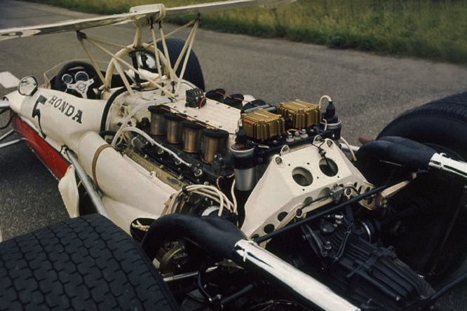 Honda RA302 1968 motore