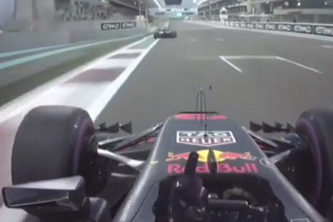 MovioloneF1_AbuDhabi2017_Ricciardo-Grosjean