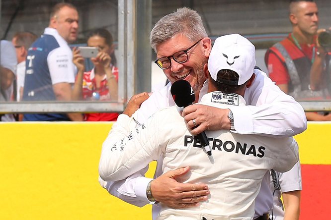 Nuove regole, Brawn: “Felice che Hamilton abbia dato la sua disponibilità”