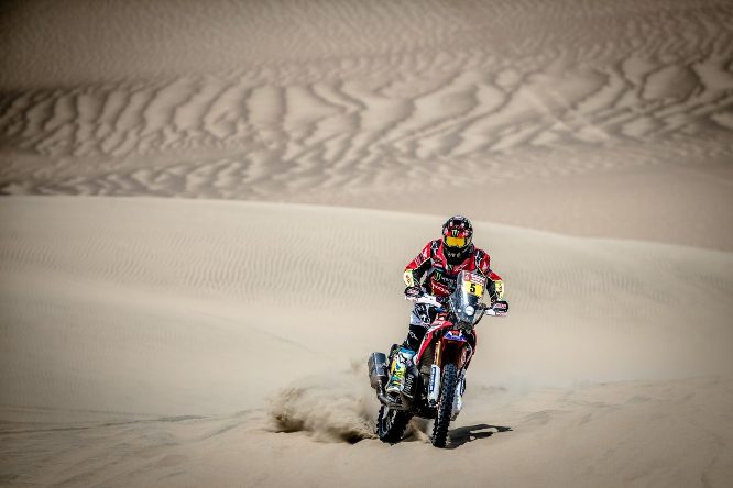 Dakar Moto | Tappa-5: Barreda attacca, stravince e recupera