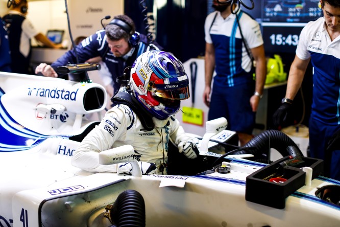 Sergey_Sirotkin_Abu_Dhabi_Test_2017 (2) (Custom)