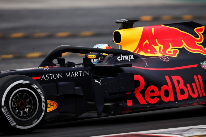 Test Barcellona-1, day-1 mattina: Ricciardo allo scadere, poi Bottas e Kimi