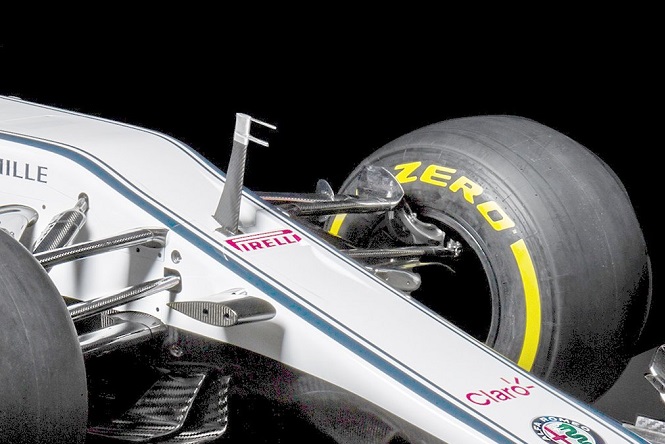 Sauber C37 dettaglio sospensione anteriore