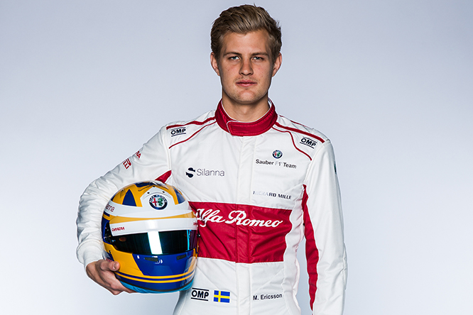 Sauber_ERI_Full-body_Frontal_with-Helmet_1arm-Helmet-up