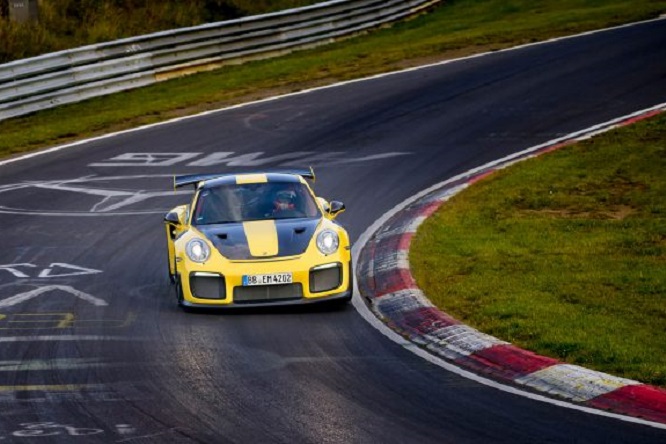 2018-Porsche-911-GT2-RS-Nurburgring-01-626x383