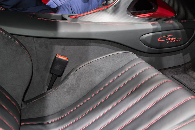 Alcantara interni auto 2019, supercar, Salone di Ginevra