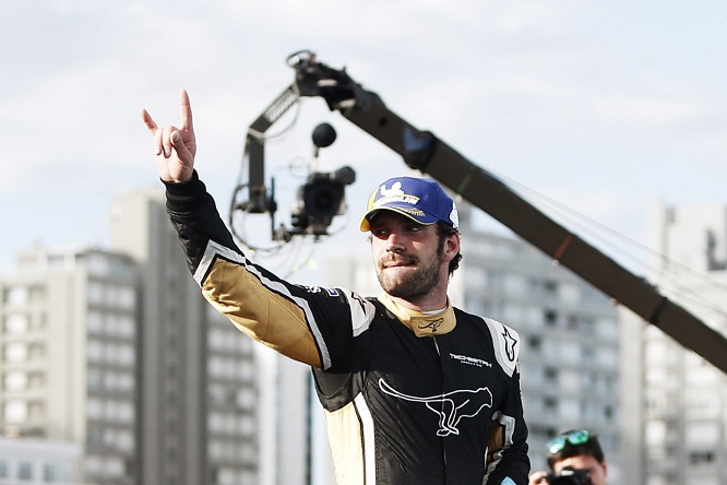 Jean-Eric Vergne (FRA), TECHEETAH, Renault Z.E. 17, celebrates on the podium.