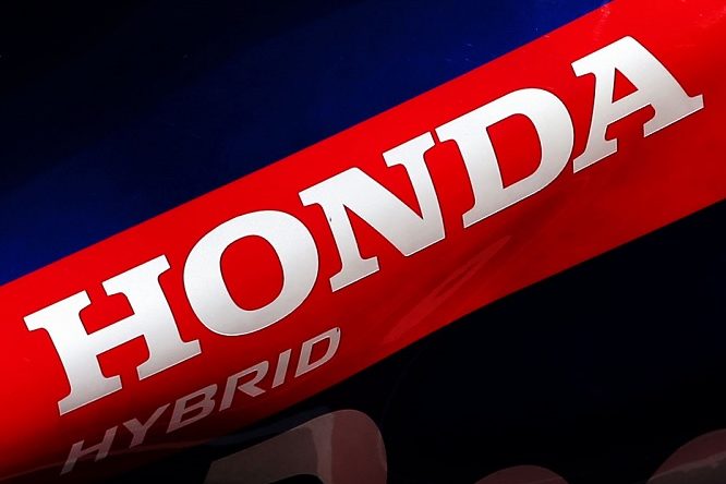 Toro Rosso STR13 Honda brand detail