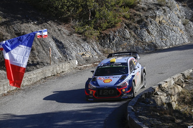 Neuville: dopo l’incidente nei test, in Corsica per il bis