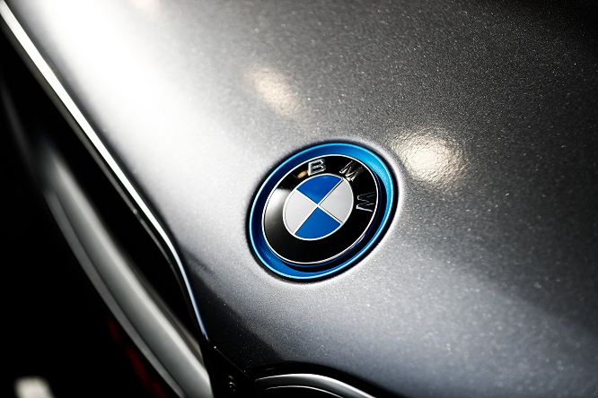 BMW i5, debutto previsto nel 2024