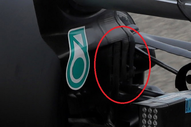 Mercedes endplate ala posteriore GP Bahrain 2018