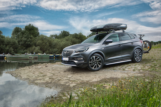 Practical accessories for Opel Grandland X