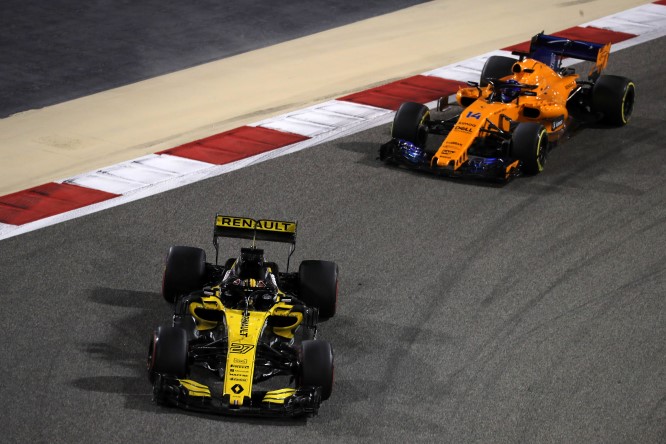 McLaren: Alonso con Hulkenberg nel mirino, Vandoorne alla ricerca di punti