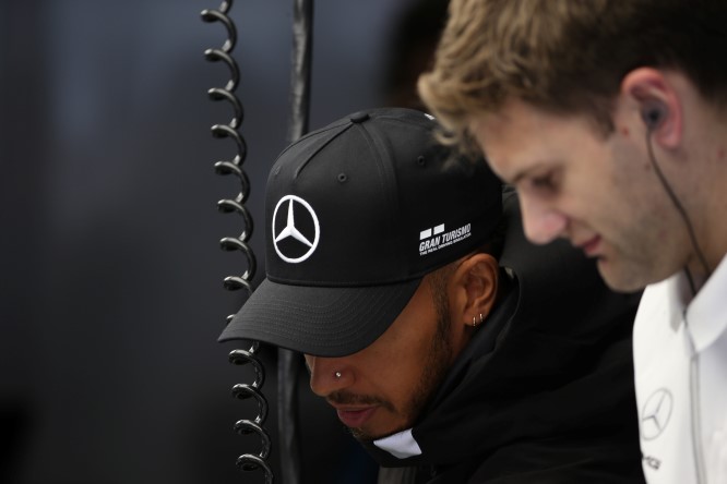 Hamilton says sorry after Verstappen insult