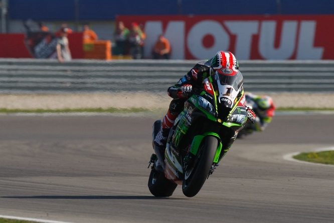 WSBK | Rea subito al comando nelle prime libere ad Assen