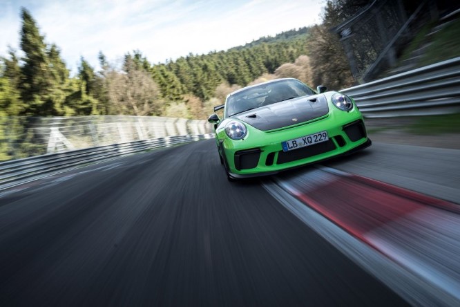 La Porsche 911 GT3 RS divora il Nurburgring Nordschleife in 6:56.4 [VIDEO]