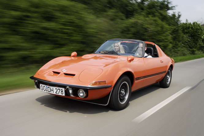 Opel GT, “Solo volare è più bello”