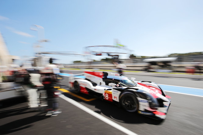 24h Le Mans | Toyota pronta a tutto: test su tre ruote