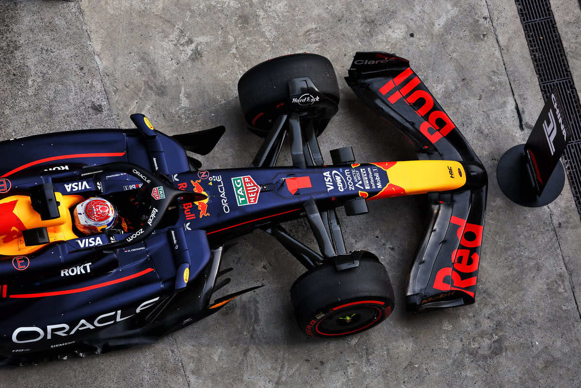 Max Verstappen sul circuito di Shanghai al volante della Red Bull