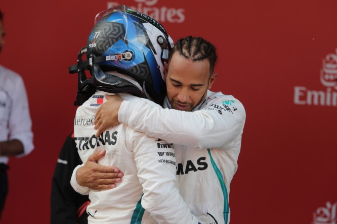 Hamilton ringrazia Bottas: “Senza di lui non avremmo vinto”