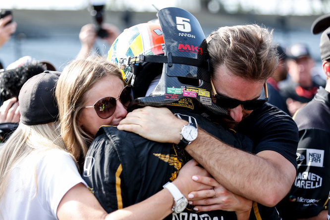 Hinchcliffe eliminato in pre-qualifica: “E’ devastante!”