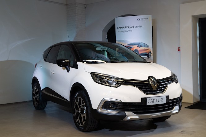 CS- Il rinnovo della gamma crossover Renault si completa con CAPTUR SPORT EDITION