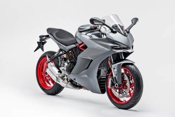 Ducati SuperSport con la livrea che ricorda la Senna