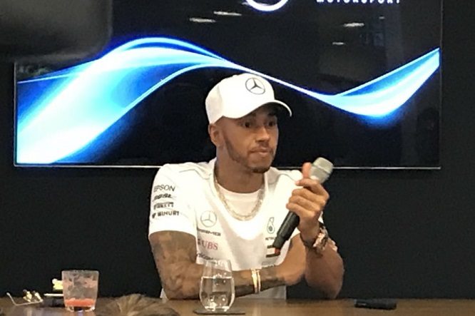 Hamilton ammette: “Non stiamo dando il massimo”