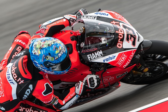 WSBK | Melandri secondo e appiedato