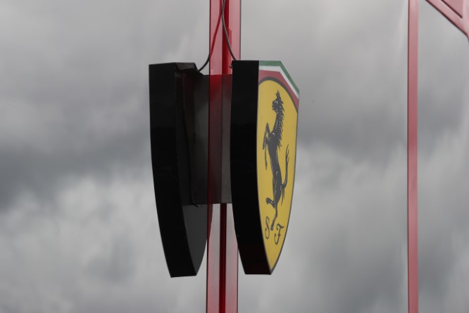 Ferrari, il centro non può reggere