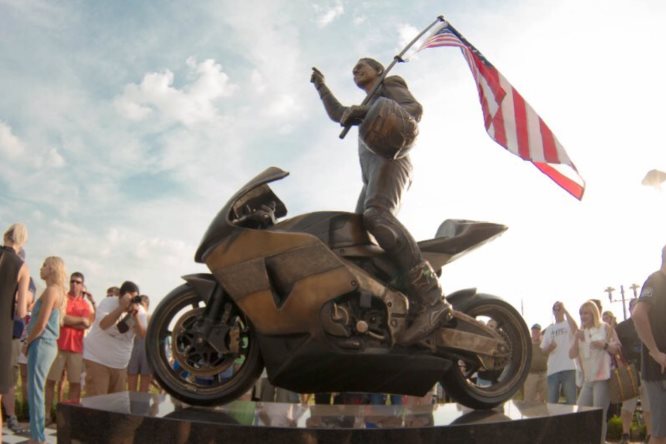 Nicky Hayden, inaugurata una statua nella sua città natale