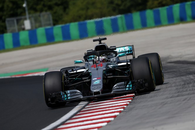 Hamilton e la Mercedes terza forza: “Spero nell’asciutto nelle PL3”